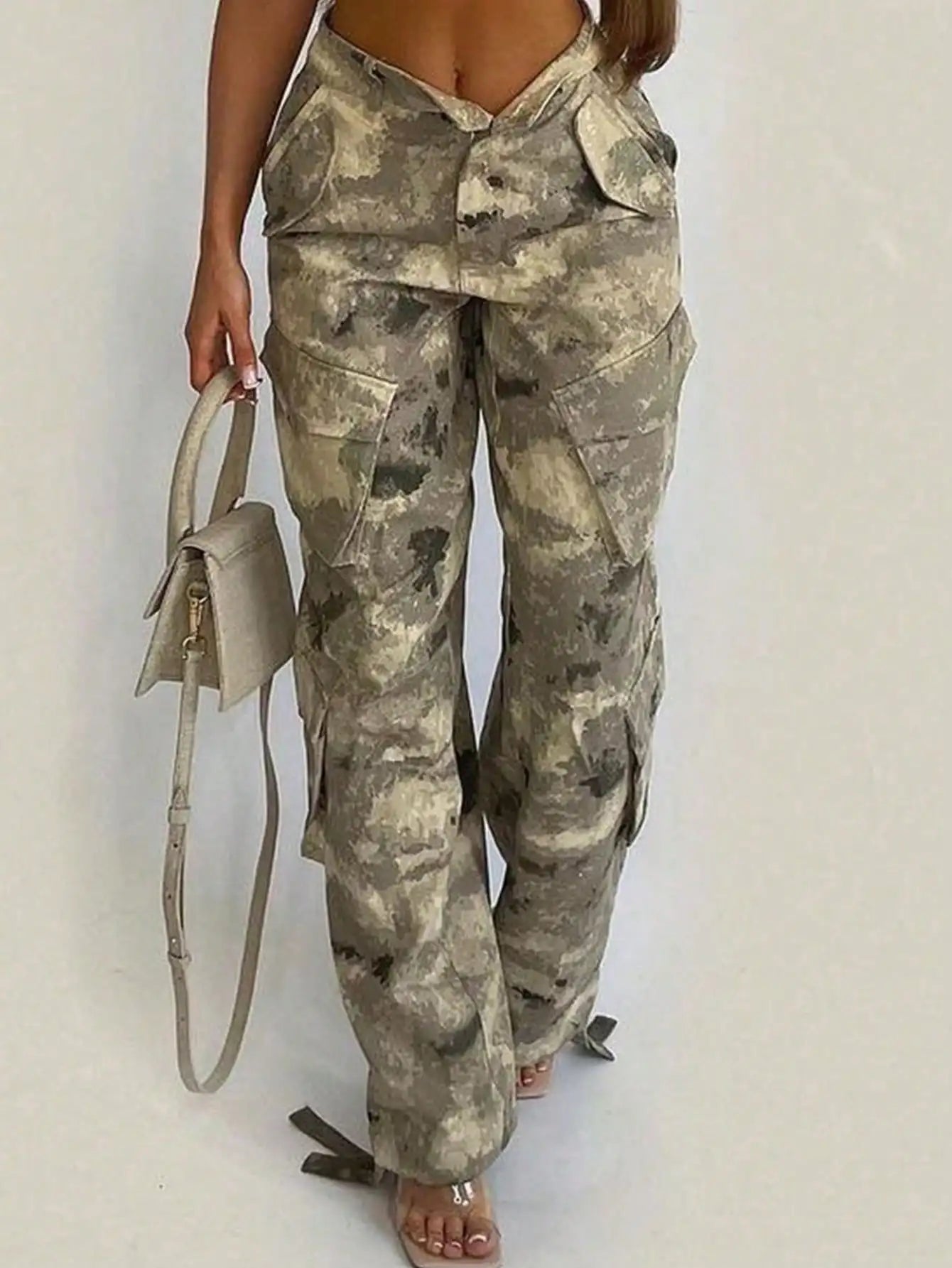 Women's Camo Cargo Pants Wide Leg Baggy Style, Flap Pockets