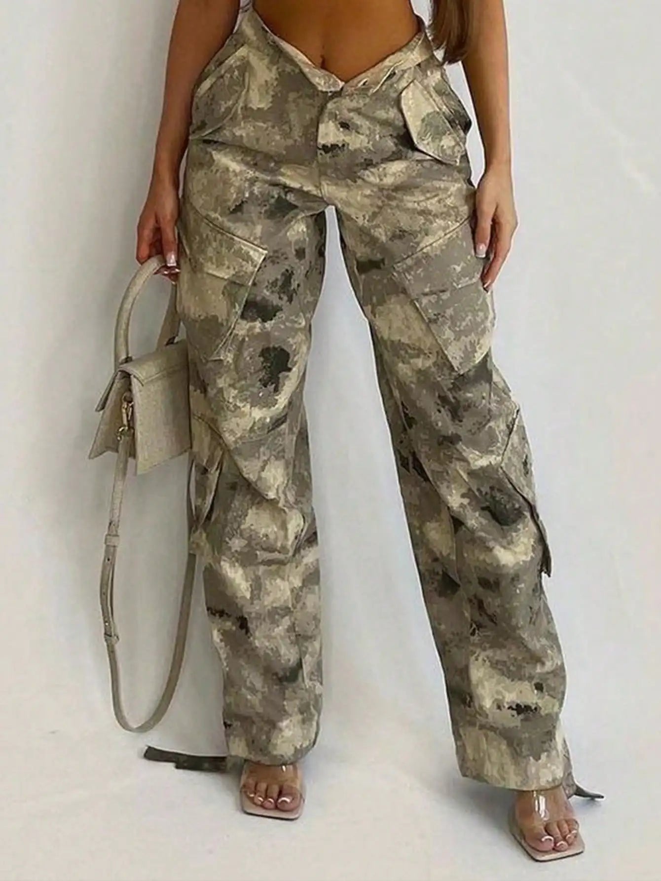 Women's Camo Cargo Pants  Wide Leg Baggy Style,  Flap Pockets